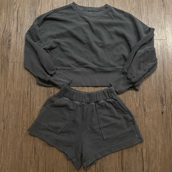 aerie Tops - aerie Washed Charcoal Cropped Sweatshirt - Dark Gray